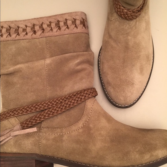 Volatile Mid Calf Boots - Picture 2 of 5